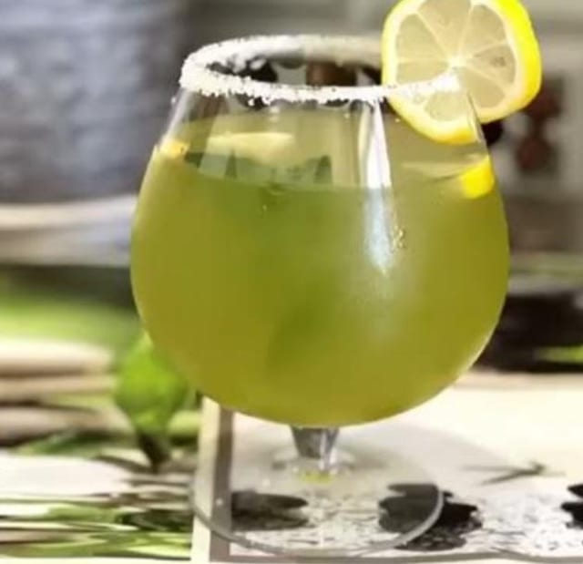 Tarkhun (Georgian Tarragon Lemonade).