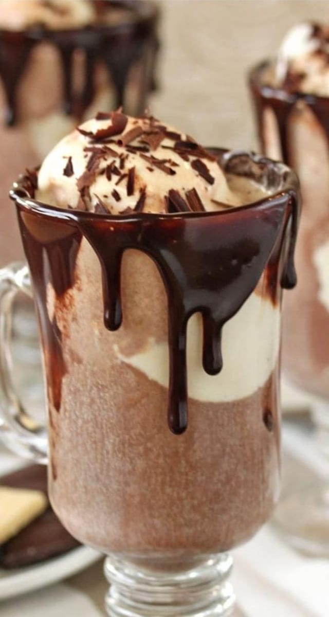 Iced Chocolate with Ice Cream.
